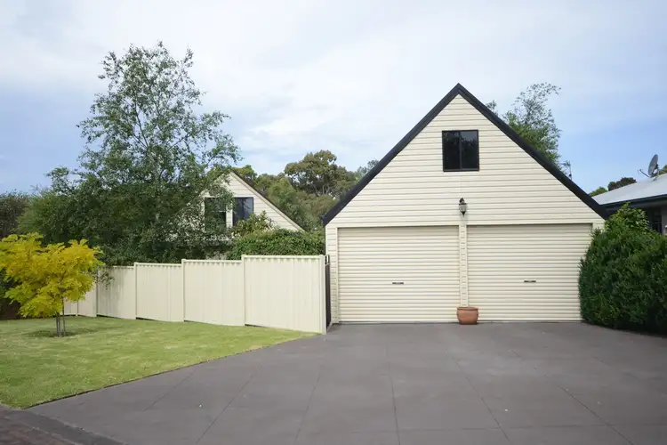 57 Harnham Drive, Bairnsdale VIC 3875