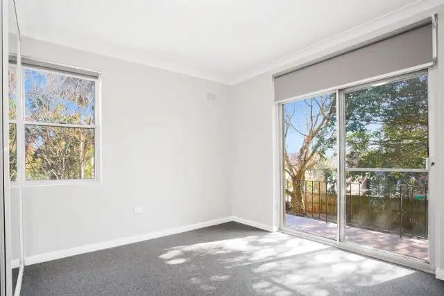 3/220 Falcon St