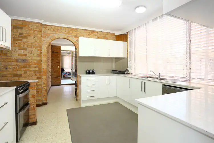 Fifth view of Homely apartment listing, 2/6 St Kilda Avenue, Broadbeach QLD 4218