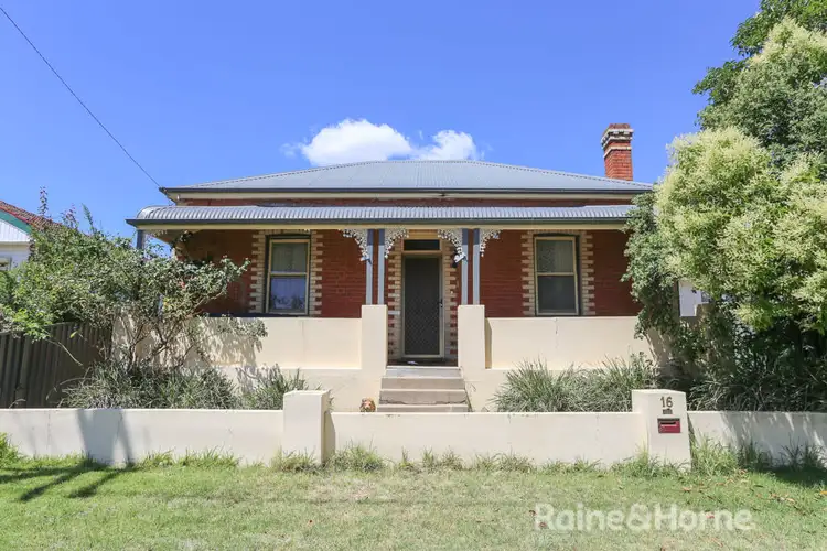 16 Vittoria Street, Bathurst NSW 2795