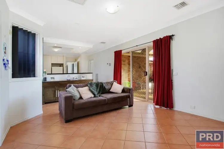 Seventh view of Homely house listing, 10 Rosemont Court, Wodonga VIC 3690
