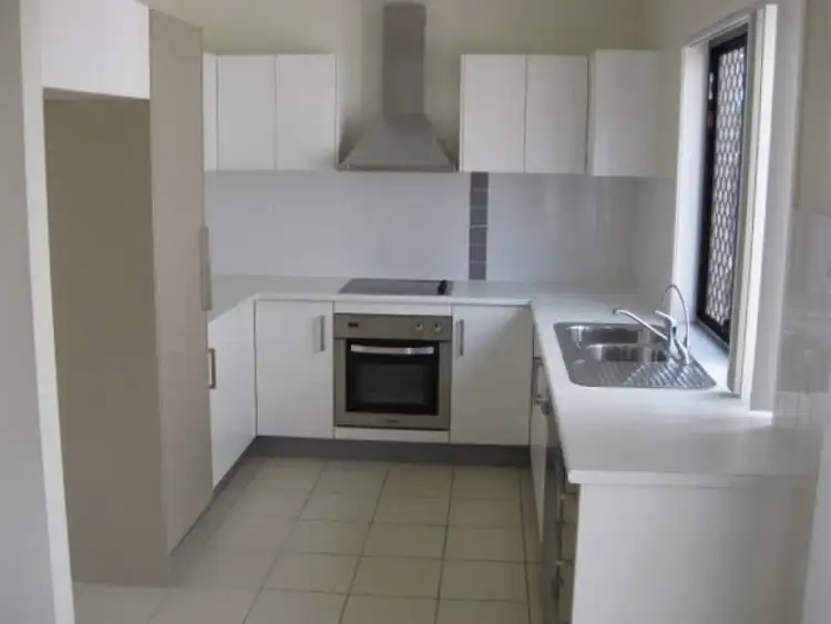 Fifth view of Homely townhouse listing, 19/8 Bailey Road, Birkdale QLD 4159