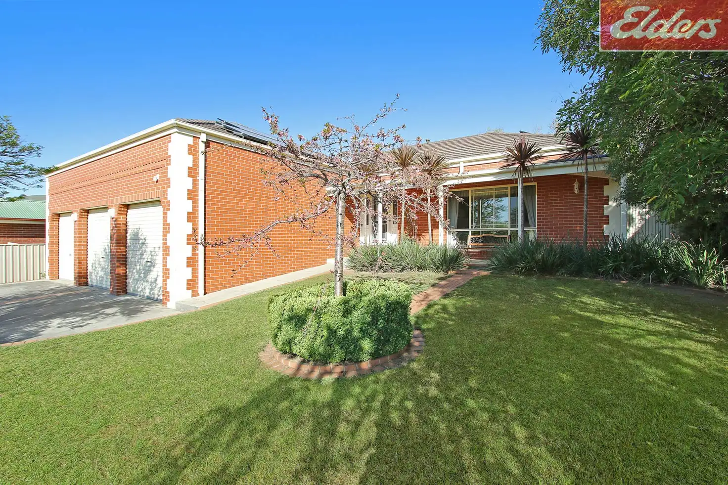Main view of Homely house listing, 32 Whernside Drive, Wodonga VIC 3690