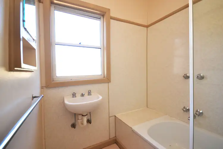 Seventh view of Homely house listing, 6 Sinclair Place, Horsham VIC 3400