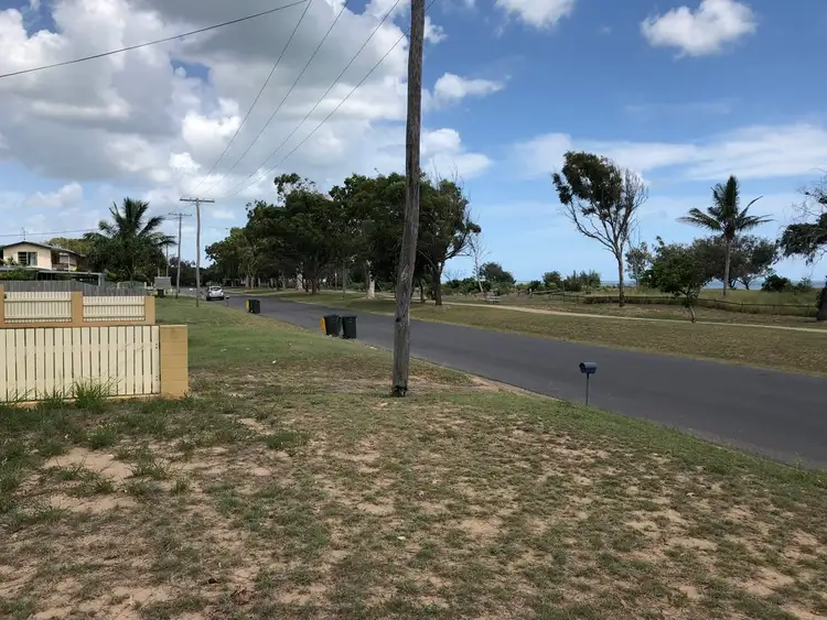 43 Pacific Boulevard, Moore Park Beach QLD 4670