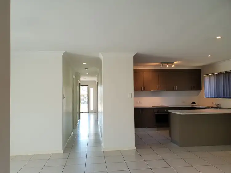 Sixth view of Homely house listing, 2 Parame Court, Nikenbah QLD 4655