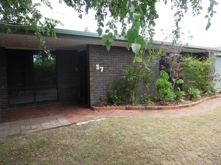 37 William Street, Urangan QLD 4655