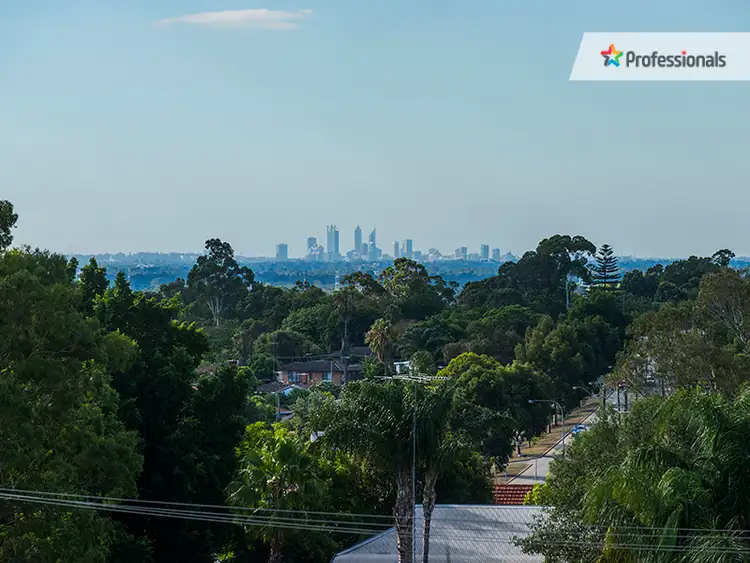 Second view of Homely house listing, 42 Amethyst Crescent, Mount Richon WA 6112