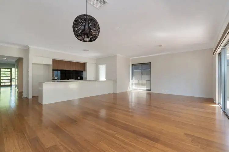 10 Greenslade Boulevard, Evanston South SA 5116
