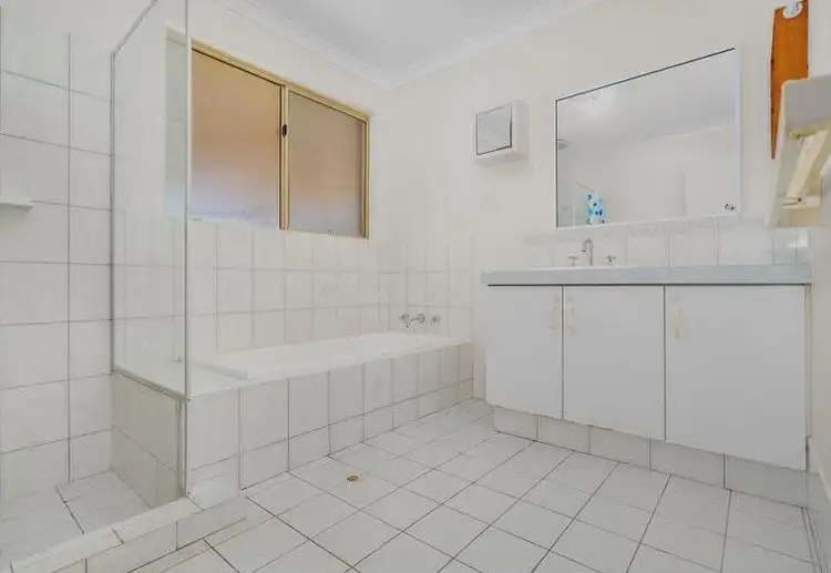 Fifth view of Homely house listing, 10 Sugarwood Court, Strathalbyn WA 6530