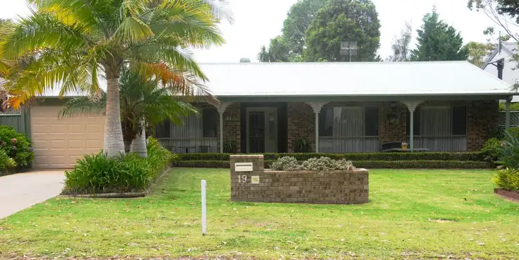 19 Greville Avenue, Sanctuary Point NSW 2540