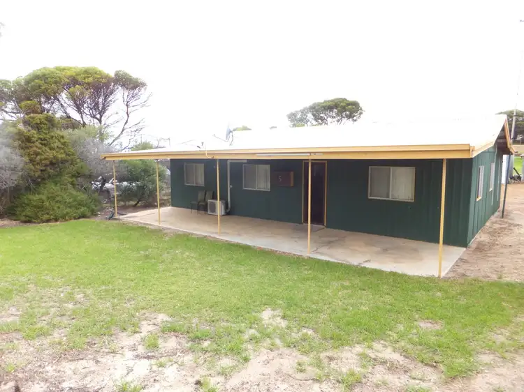 5 Douglas Street, Hopetoun WA 6348