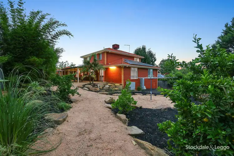 3 Defelice Place, Mooroolbark VIC 3138