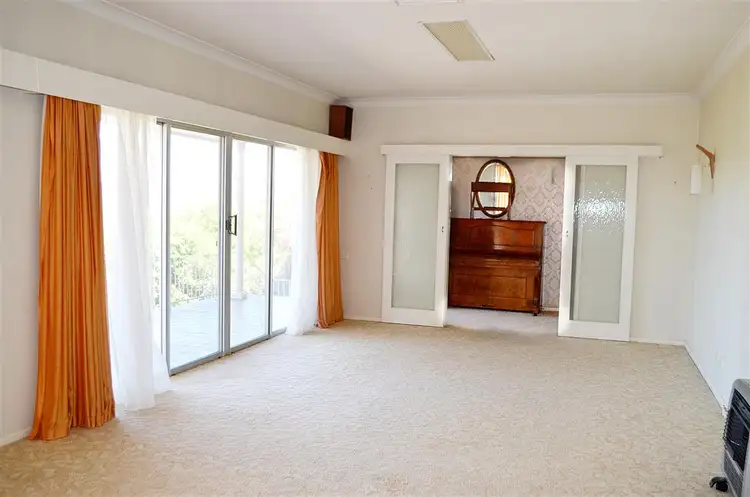 Sixth view of Homely house listing, 2 Frankol Avenue, Tumut NSW 2720
