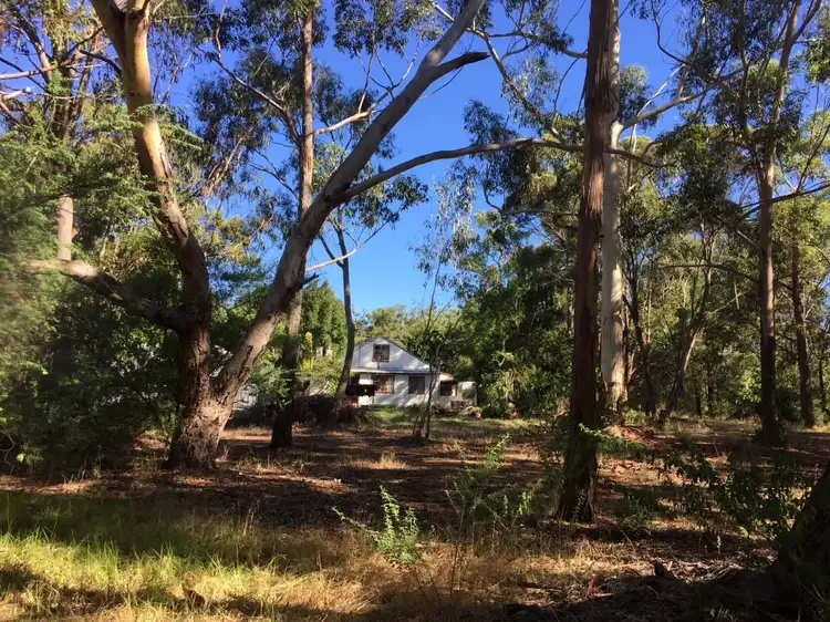 215 Railway Terrace, Sawyers Valley WA 6074