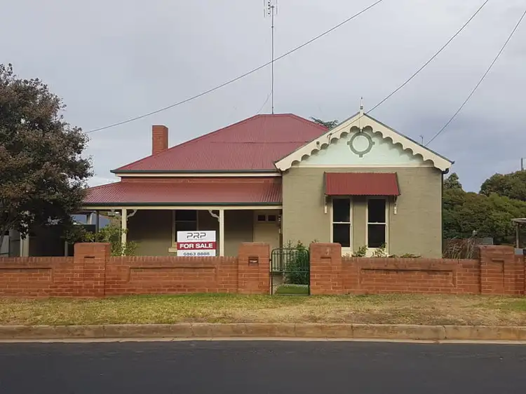 10 Phillips Street, Parkes NSW 2870