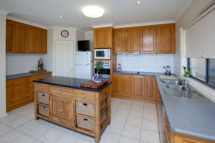 Second view of Homely house listing, 7 Berkeley Close, Wodonga VIC 3690