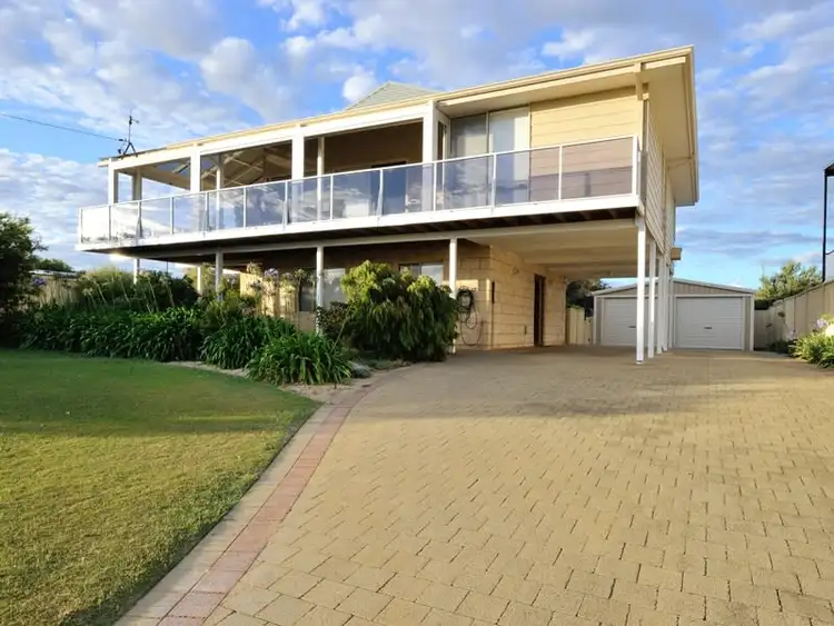 1 Hooghly Street, Madora Bay WA 6210