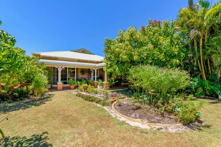 8 Tricourt Grove, Riverton WA 6148
