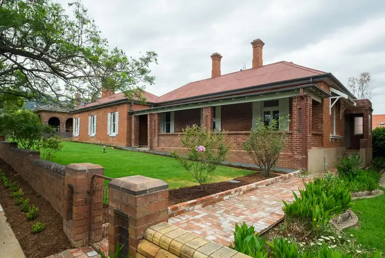141a-b Brisbane Street, Tamworth NSW 2340