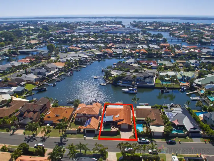 14 Cockleshell Court, Runaway Bay QLD 4216