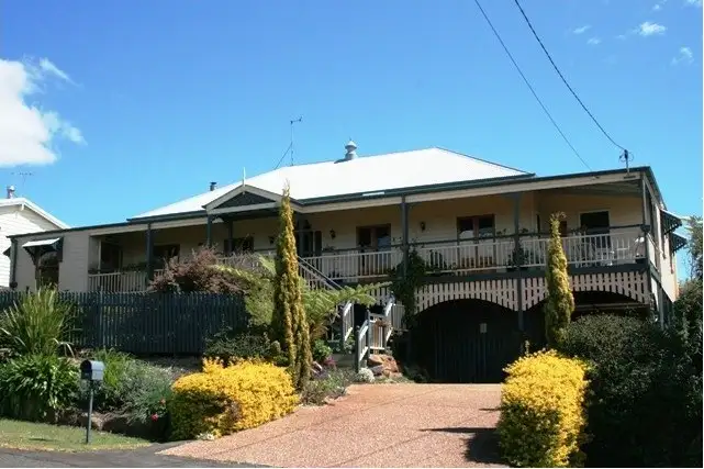 15 Paradise Drive, Tamborine Mountain QLD 4272