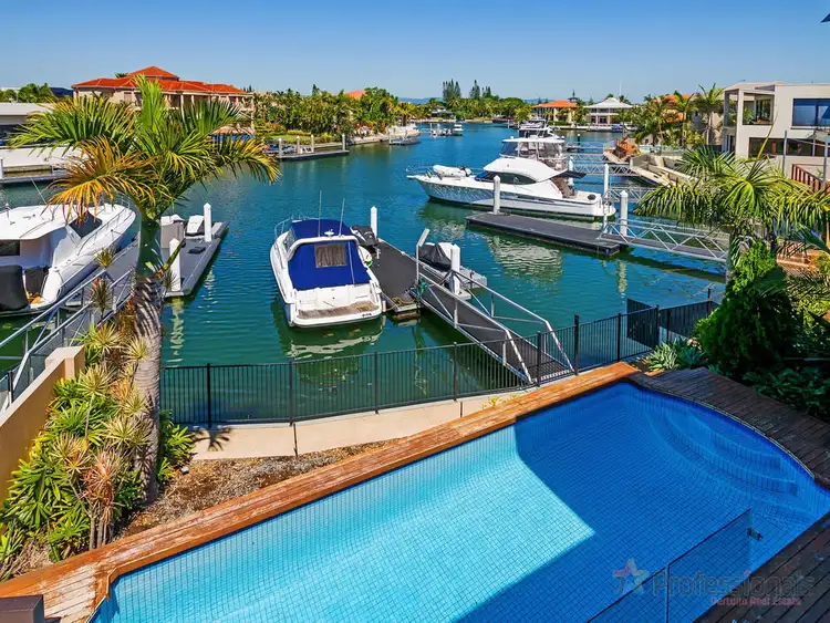 48 King Arthurs Court, Sovereign Islands QLD 4216