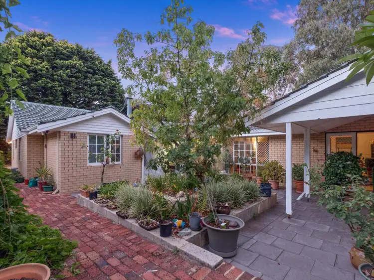15 Craven Road, Mundaring WA 6073
