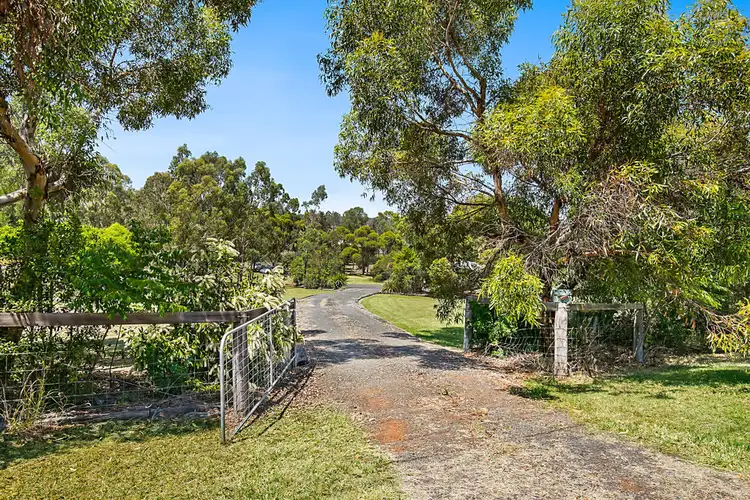 9 Valley View Drive, Meringandan West QLD 4352