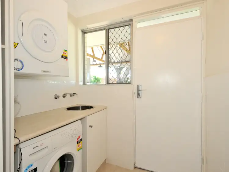 Sixth view of Homely house listing, 2 Newman Close, Cooloongup WA 6168