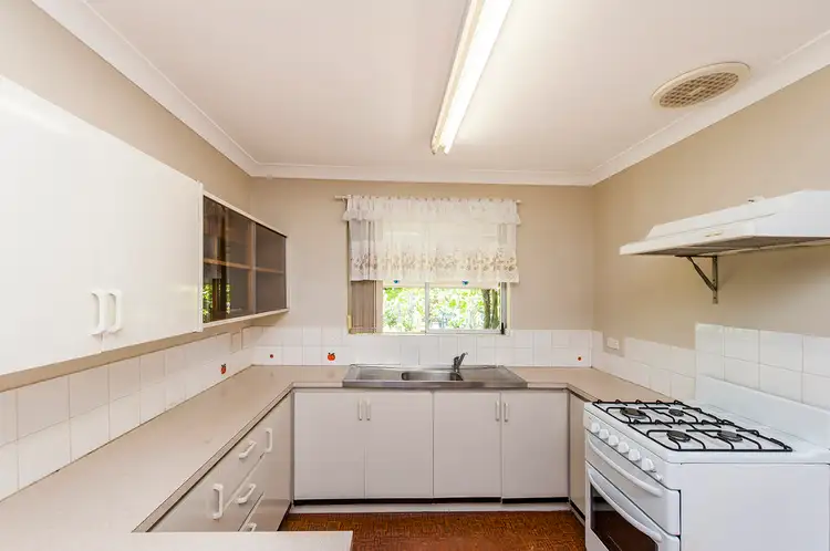 Second view of Homely house listing, 7 Sapling Way, Camillo WA 6111
