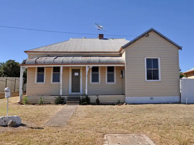 13 Prince Street, Junee NSW 2663