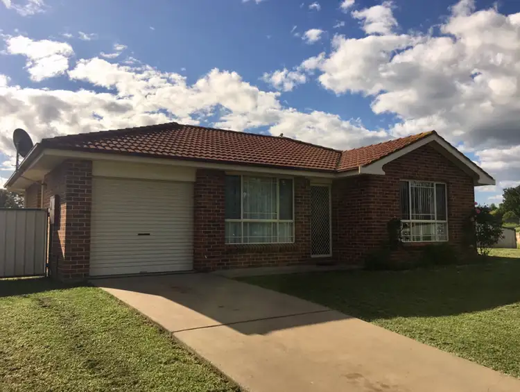 1 Bottlebrush Place