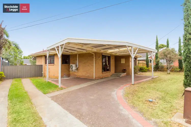 6 Robertson Crescent, Laverton VIC 3028