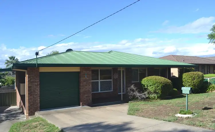 7 Jacaranda Crescent, Inverell NSW 2360