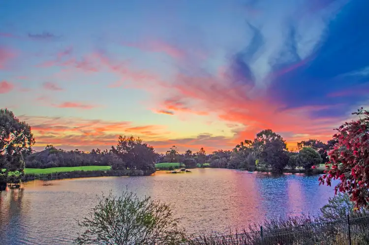 4 Gleneagles Way, Pelican Point WA 6230