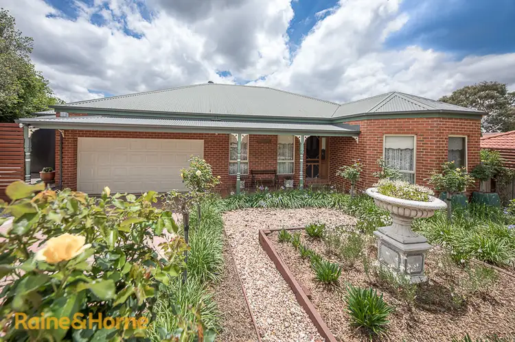 19 Hopbush Avenue, Sunbury VIC 3429