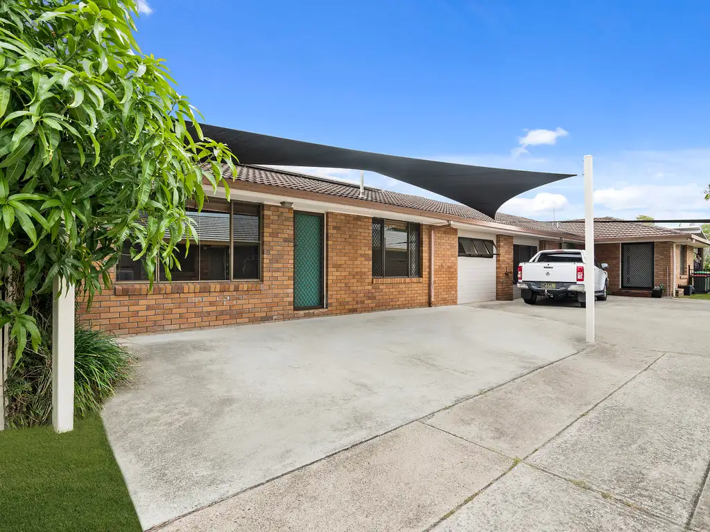 Main view of Homely semi-detached listing, 1/124 Jacaranda Avenue, Tweed Heads West NSW 2485