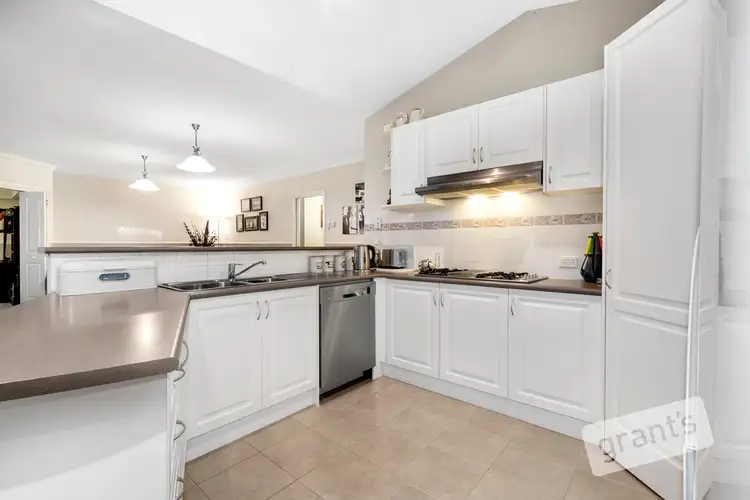 Fourth view of Homely house listing, 9 Irving Close, Berwick VIC 3806