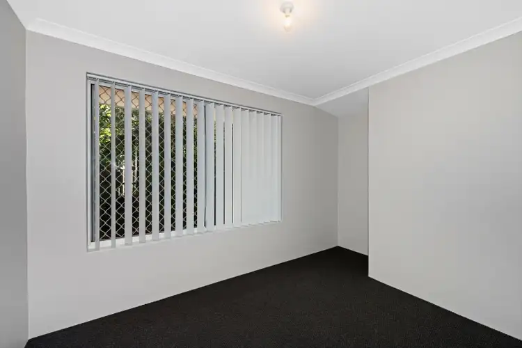 Fifth view of Homely unit listing, 5/28 Dress Circle, Warnbro WA 6169