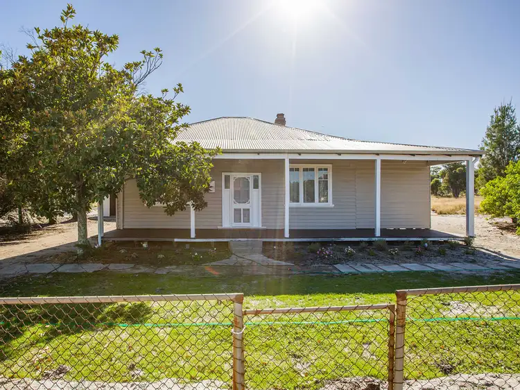 39 Preston Road, Collie WA 6225