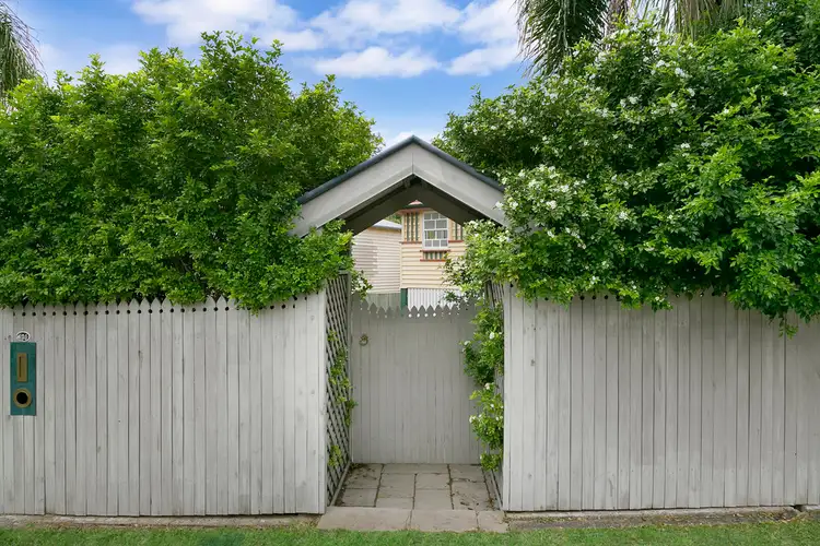 Second view of Homely house listing, 401 BENNETTS ROAD, Norman Park QLD 4170
