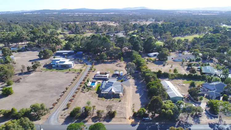 86 Picnic Road, Ararat VIC 3377