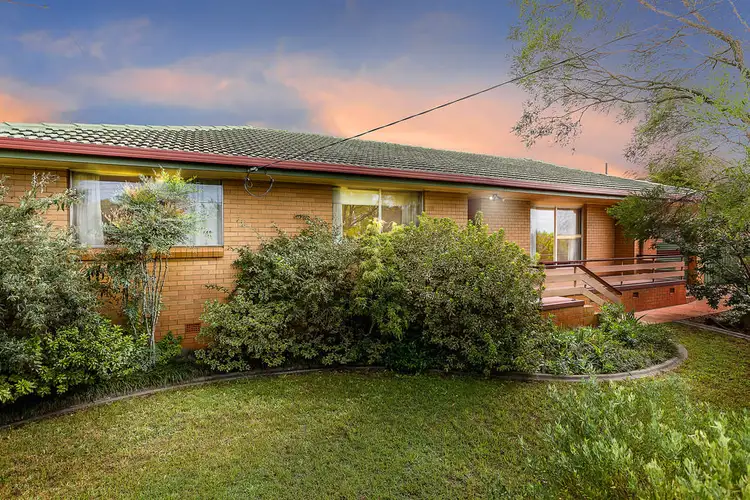 27 Mott Crescent, Rockville QLD 4350