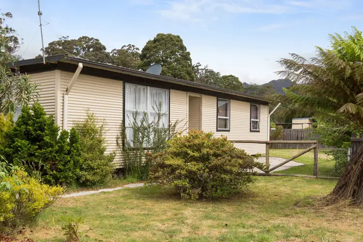 11 Waratah Drive, Rosebery TAS 7470
