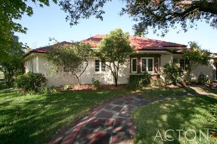 44 Gallop Road, Dalkeith WA 6009