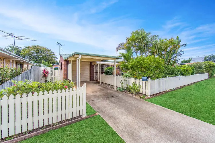 9 Brighton Street, Woody Point QLD 4019