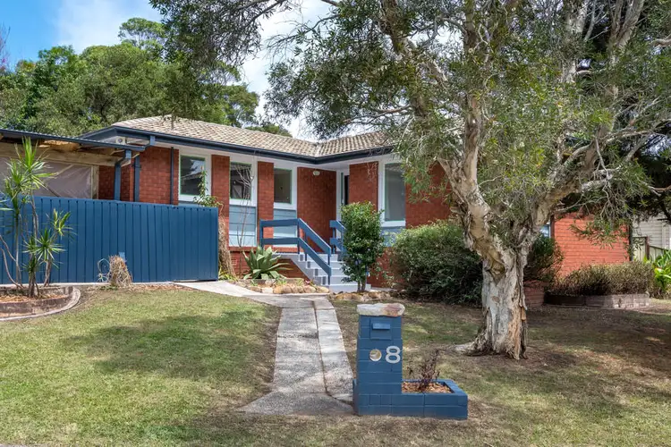 8 Kurrawa Crescent