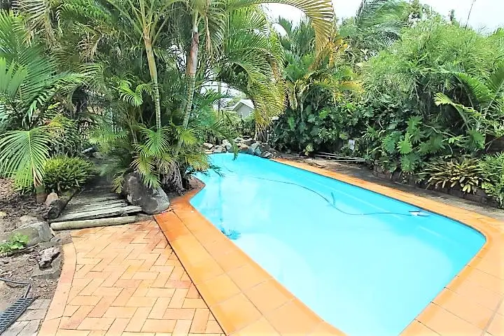 5 Lenesha Drive, Andergrove QLD 4740
