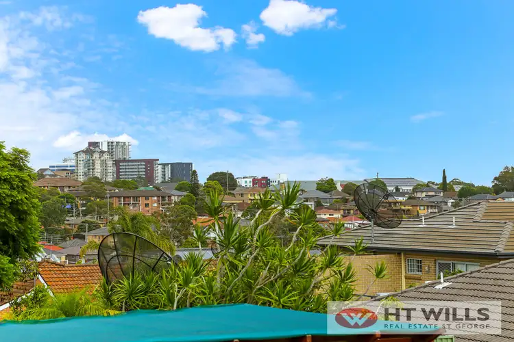 10 Crosby Avenue, Hurstville NSW 2220